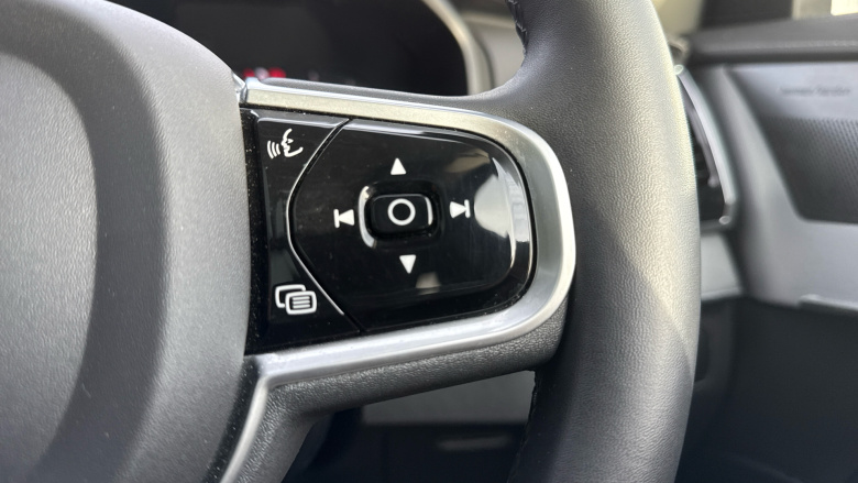 Volvo XC90 2.0 B5D [235] Plus Dark 5dr AWD Geartronic Diesel Estate